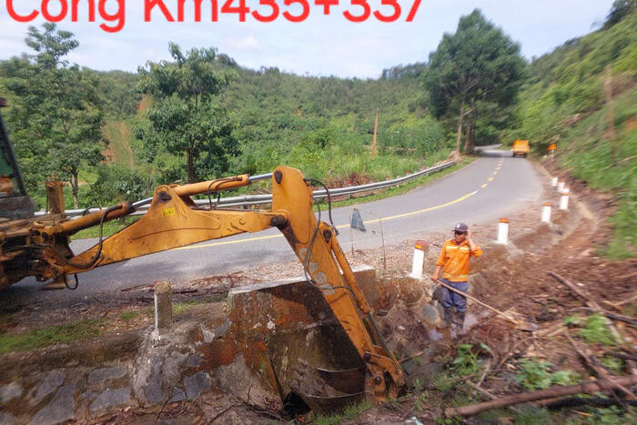 Mưa lũ gây thiệt hại nhiều tuyến quốc lộ tại miền Trung - Tây Nguyên: Ngành Đường bộ khẩn trương khắc phục, bảo đảm giao thông thông suốt