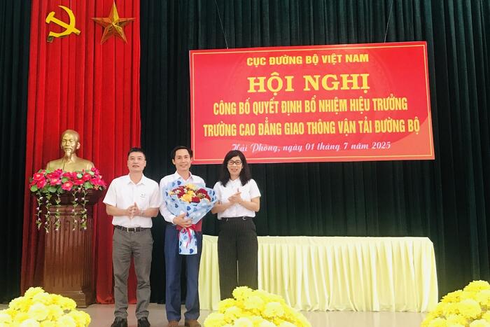Ông Phạm Quang Hữu được bổ nhiệm làm Hiệu trưởng Trường Cao đẳng GTVT đường bộ