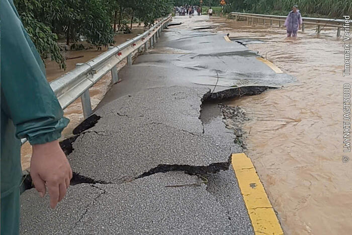 Nghệ An khẩn trương khắc phục các điểm ngập, sạt lở giao thông do mưa lũ