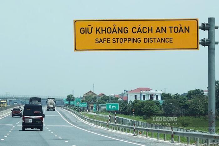 Bổ sung tình huống khoảng cách an toàn vào chương trình đào tạo lái xe