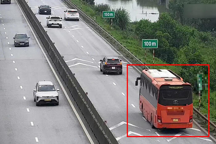 Cục Đường bộ Việt Nam yêu cầu lắp đặt báo hiệu xác định khoảng cách an toàn trên cao tốc