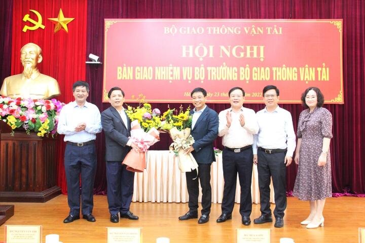Tân Bộ trưởng Nguyễn Văn Thắng chính thức nhận nhiệm vụ tại Bộ GTVT