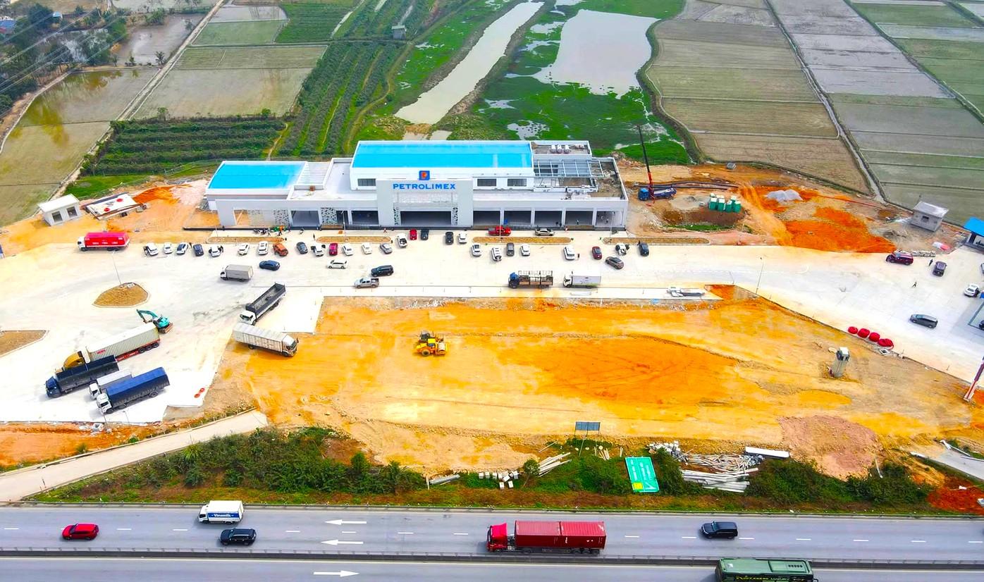 Cục Đường bộ Việt Nam thúc tiến độ, cảnh báo xử lý vi phạm hợp đồng trạm dừng nghỉ- Ảnh 1.
