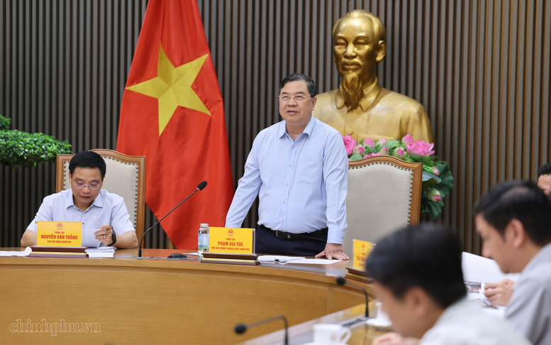 Hai Phó Thủ tướng chủ trì rà soát đầu tư, hoàn thiện các tuyến đường bộ cao tốc quy mô phân kỳ- Ảnh 1.