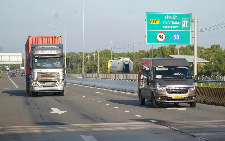 Chủ hãng xe khách tuyến cố định: chúng tôi vẫn chọn cao tốc - Ảnh 2.