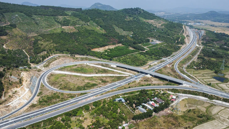 Chủ hãng xe khách tuyến cố định: Chúng tôi vẫn chọn cao tốc - Ảnh 1.